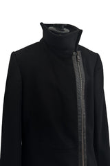 Minimalist Fall 2001 Gucci by Tom Ford Runway Look 21 Cashmere & Leather Sleek Black Coat