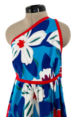 Prettiest 1977 Oscar de la Renta for Swirl One Shoulder Printed Bright Floral Cotton Dress w Ruffled Hem