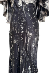 Outstanding Fall 2010 Alexander McQueen Gray Scale Print Silk Dress w Caped Sleeves & Trained Skirt