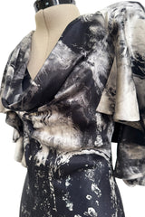 Outstanding Fall 2010 Alexander McQueen Gray Scale Print Silk Dress w Caped Sleeves & Trained Skirt