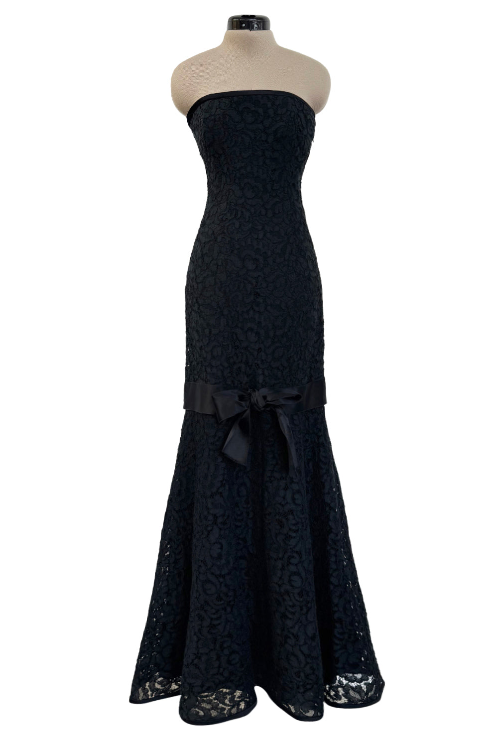 saint laurent lace dress Spring 1986 Yves Numbered Haute Couture Strapless Black – Shrimpton Couture Pussy-Bow Shirred Silk-Chiffon Maxi featuring scalloped lace trim GL3695 Size:2-3y