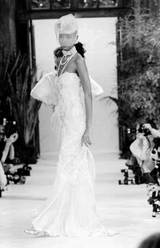 Dreamy Spring 1984 Emanuel Ungaro Haute Couture Runway Ivory Applique Lace & Silk Dress