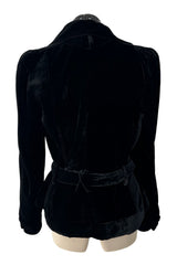 Stunning Fall 2005 Christian Dior By John Galliano Runway Black Velvet Jacket e Belt Detail