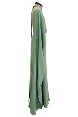 Exceptional 2010s Valentino by Pierpaolo & Piccioli & Maria Grazia Chiuri Pale Green Backless Caped Sleeve Dress