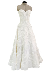 Dreamy Fall 2007 Oscar de la Renta Silk Organza Strapless Wedding Dress w Silk Ribbon Embellishment Detailing