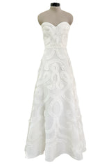 Dreamy Fall 2007 Oscar de la Renta Silk Organza Strapless Wedding Dress w Silk Ribbon Embellishment Detailing