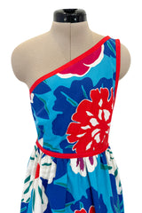 c.1977 Oscar de la Renta for Swirl One Shoulder Printed Bright Floral Cotton Dress w Ruffled Hem