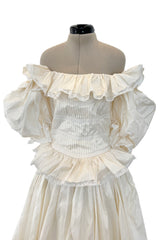 Fairy Tale 1980s Oscar de la Renta Ivory Silk Ruffled Of Shoulder Princess Wedding Dress w Trained Skirt