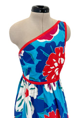 c.1977 Oscar de la Renta for Swirl One Shoulder Printed Bright Floral Cotton Dress w Ruffled Hem