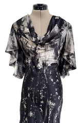 Outstanding Fall 2010 Alexander McQueen Gray Scale Print Silk Dress w Caped Sleeves & Trained Skirt