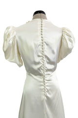 Beautiful 1930s Ivory Silky Rayon Wedding Gown w Train, Puffed Cap Sleeves & Romantic Rosette Detailing