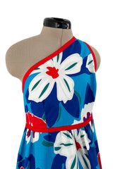 Prettiest 1977 Oscar de la Renta for Swirl One Shoulder Printed Bright Floral Cotton Dress w Ruffled Hem