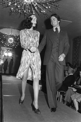 Fabulous Fall 1975 Diane Von Furstenberg Soft T-Shirt Feel Jersey Printed Jumpsuit