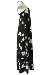 1970s Luis Estevez Black & White Lilly Print Easy to Wear Jersey Dress