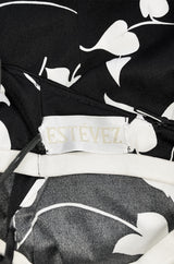 1970s Luis Estevez Black & White Lilly Print Easy to Wear Jersey Dress