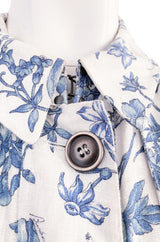 Spring 2005 Burberry Runway & Ad Campaign Blue & White Floral Print Full Cut Linen Trench Coat