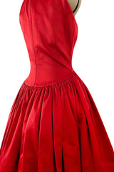 Stunning Halston Fall 2001 Red Silk Satin Dress w Unusual Attached Collar Detail