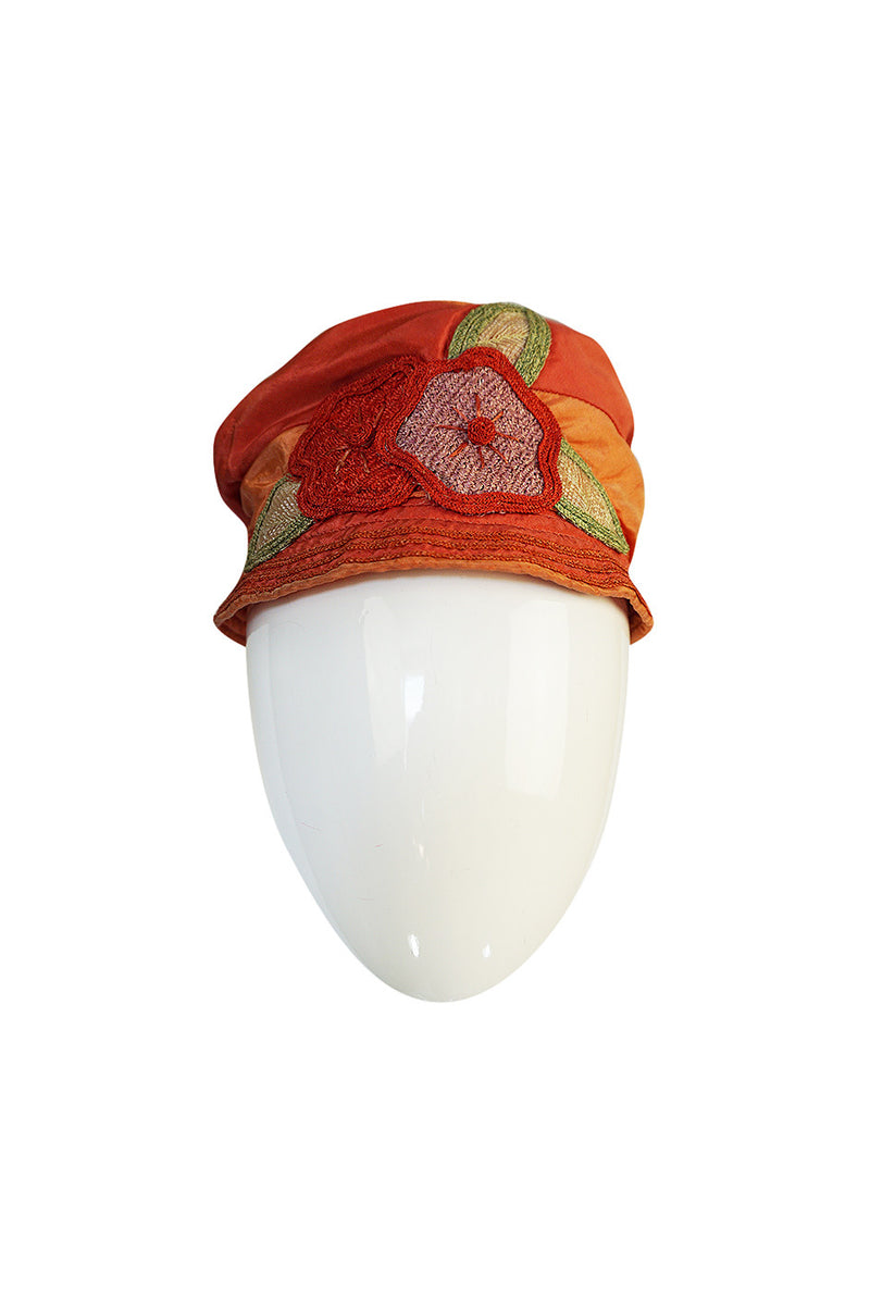 1920s Peach & Coral Silk Floral Applique Flapper Cloche Hat