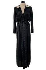 Easy to Wear 1980s Bill Tice Black Jersey Caftan Feel Dress w Gold Shoulder Detail Detail