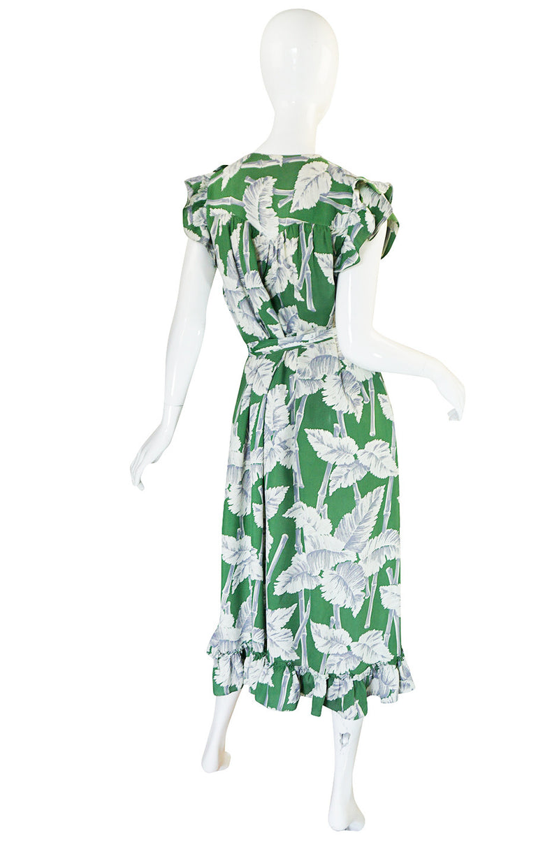1940s Green Silky Rayon Hawaiian Leaf Print Dress