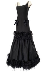 Fall 2004 Oscar de la Renta Runway Feather & Black Silk Hourglass Dress