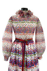 1970s Mollie Parnis Balloon Sleeve Confetti Print Silk Twill & Silk Chiffon Dress w Ruffled Collar