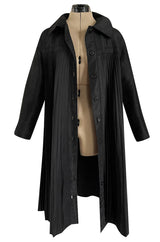 1980s Oscar de la Renta Open Knife Pleated Swing Coated Taffeta Black Jacket Coat