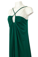 1970s Unlabeled Deep Emerald Green Jersey Halter Neck Dress
