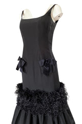 Fall 2004 Oscar de la Renta Runway Feather & Black Silk Hourglass Dress