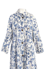 Spring 2005 Burberry Runway & Ad Campaign Blue & White Floral Print Full Cut Linen Trench Coat