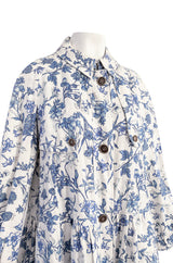 Spring 2005 Burberry Runway & Ad Campaign Blue & White Floral Print Full Cut Linen Trench Coat