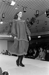 Runway Fall 1977 Yves Saint Laurent Red Wool Smock Dress w Fringe Yarn Detail