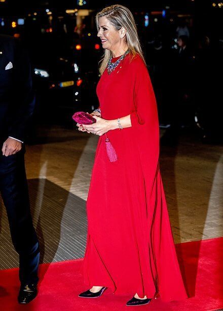 Stunning 2017 Valentino by Pierpaolo Piccioli Minimalist Red Cady Caftan Dress