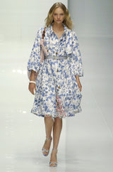 Spring 2005 Burberry Runway & Ad Campaign Blue & White Floral Print Full Cut Linen Trench Coat
