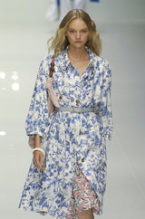 Spring 2005 Burberry Runway & Ad Campaign Blue & White Floral Print Full Cut Linen Trench Coat