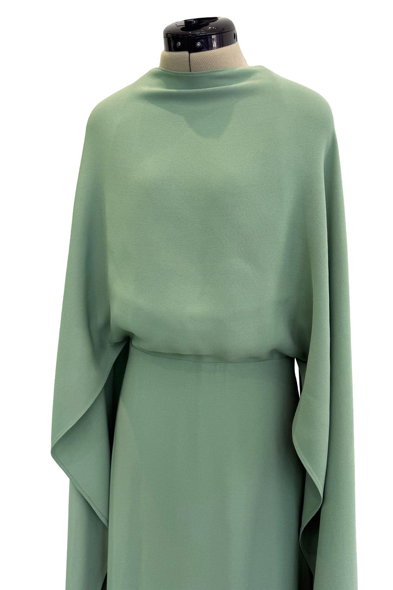 Exceptional 2010s Valentino by Pierpaolo & Piccioli & Maria Grazia Chiuri Pale Green Backless Caped Sleeve Dress