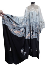 Outstanding 1970s Jean Varon Crane & Ocean Print Jersey Caftan Dress w Hand Crocheted Collar
