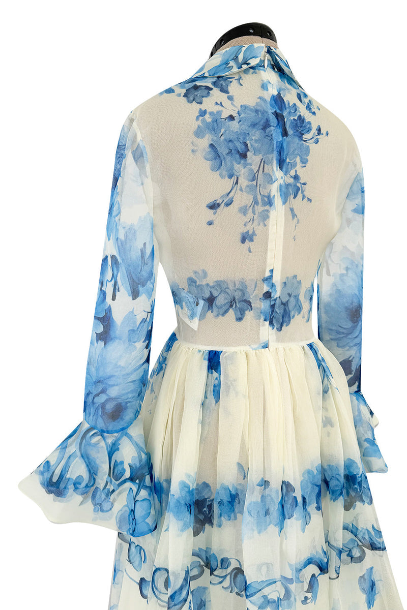 Pre-Fall 2020 Valentino by Pierpaolo Piccioli Runway Look 3 Blue & White Silk Organza Dress Pre-Fall 2020 Valentino by Pierpaolo Piccioli Runway Look 3 Blue & White Silk Organza Dress