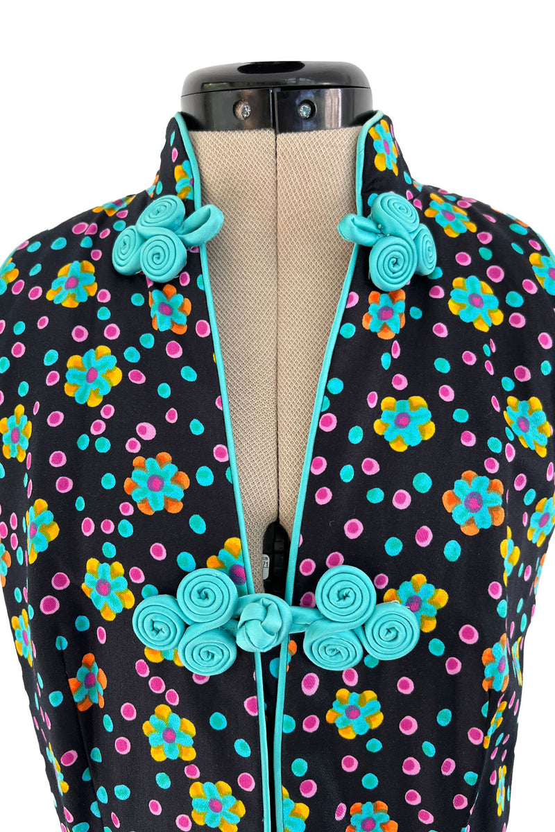Prettiest Early 1970s Oscar de la Renta Floral Printed Halter Dress w Frog Knots & Open Back