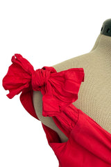 Iconic Spring 2002 Valentino Closing Look 94 Runway Red Silk Bow Dress