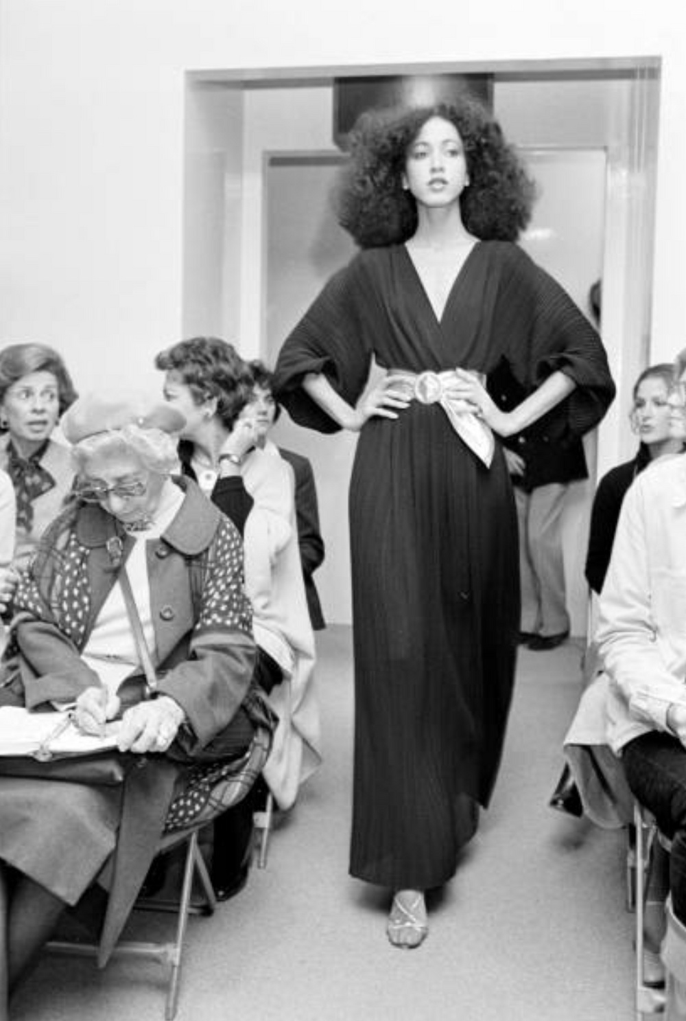 halston black and white dress Incredible Spring 1978 IV Plunged & Pleated Wrap Runway – Shrimpton Couture Asos Contrast Cut Out Badge: VB Exclusive Editorial couture for top Size:34 (XS)