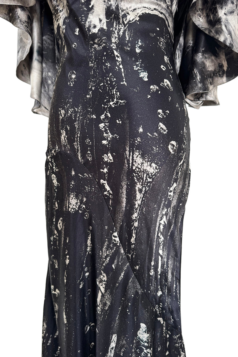 Outstanding Fall 2010 Alexander McQueen Gray Scale Print Silk Dress w Caped Sleeves & Trained Skirt