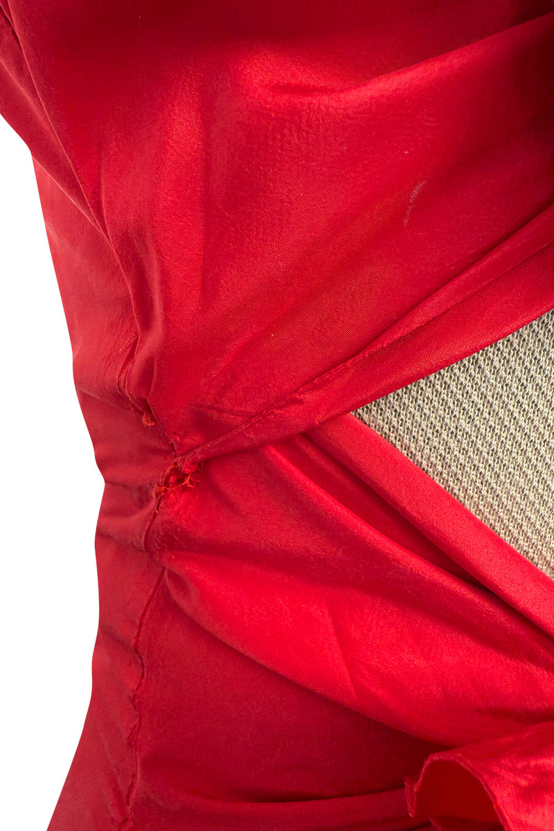Iconic Spring 2002 Valentino Closing Look 94 Runway Red Silk Bow Dress