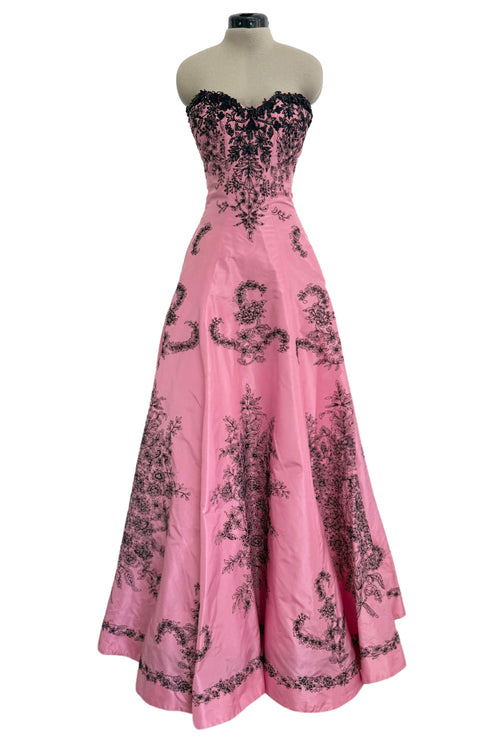 Exceptional Spring 2004 Oscar de la Renta Runway Look 39 Strapless Pink Silk w Black Embroidery & Beads