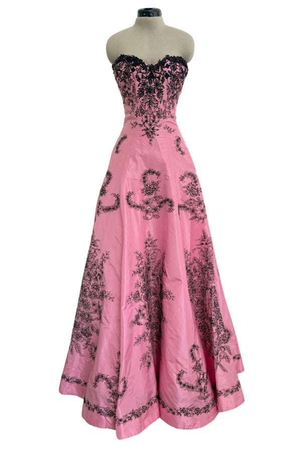 Exceptional Spring 2004 Oscar de la Renta Runway Look 39 Strapless Pink Silk w Black Embroidery & Beads