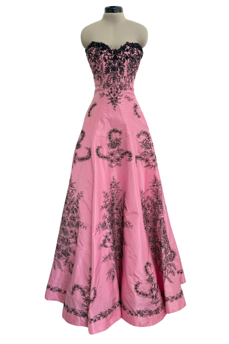 Exceptional Spring 2004 Oscar de la Renta Runway Look 39 Strapless Pink Silk w Black Embroidery & Beads