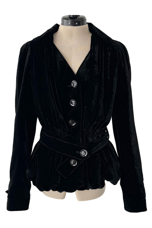 Stunning Fall 2005 Christian Dior By John Galliano Runway Black Velvet Jacket e Belt Detail