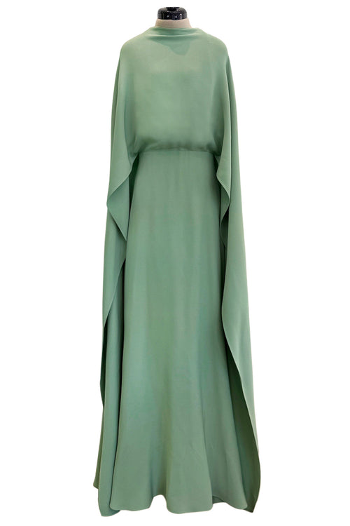 Exceptional 2010s Valentino by Pierpaolo & Piccioli & Maria Grazia Chiuri Pale Green Backless Caped Sleeve Dress