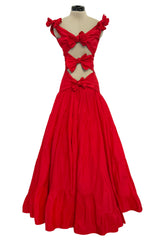Iconic spring 2002 ValentinoSpring 2002 Valentino Closing Look 94 Runway Red Silk Bow Dress