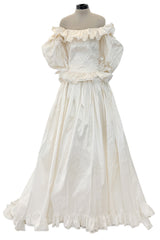 Fairy Tale 1980s Oscar de la Renta Ivory Silk Ruffled Of Shoulder Princess Wedding Dress w Trained Skirt